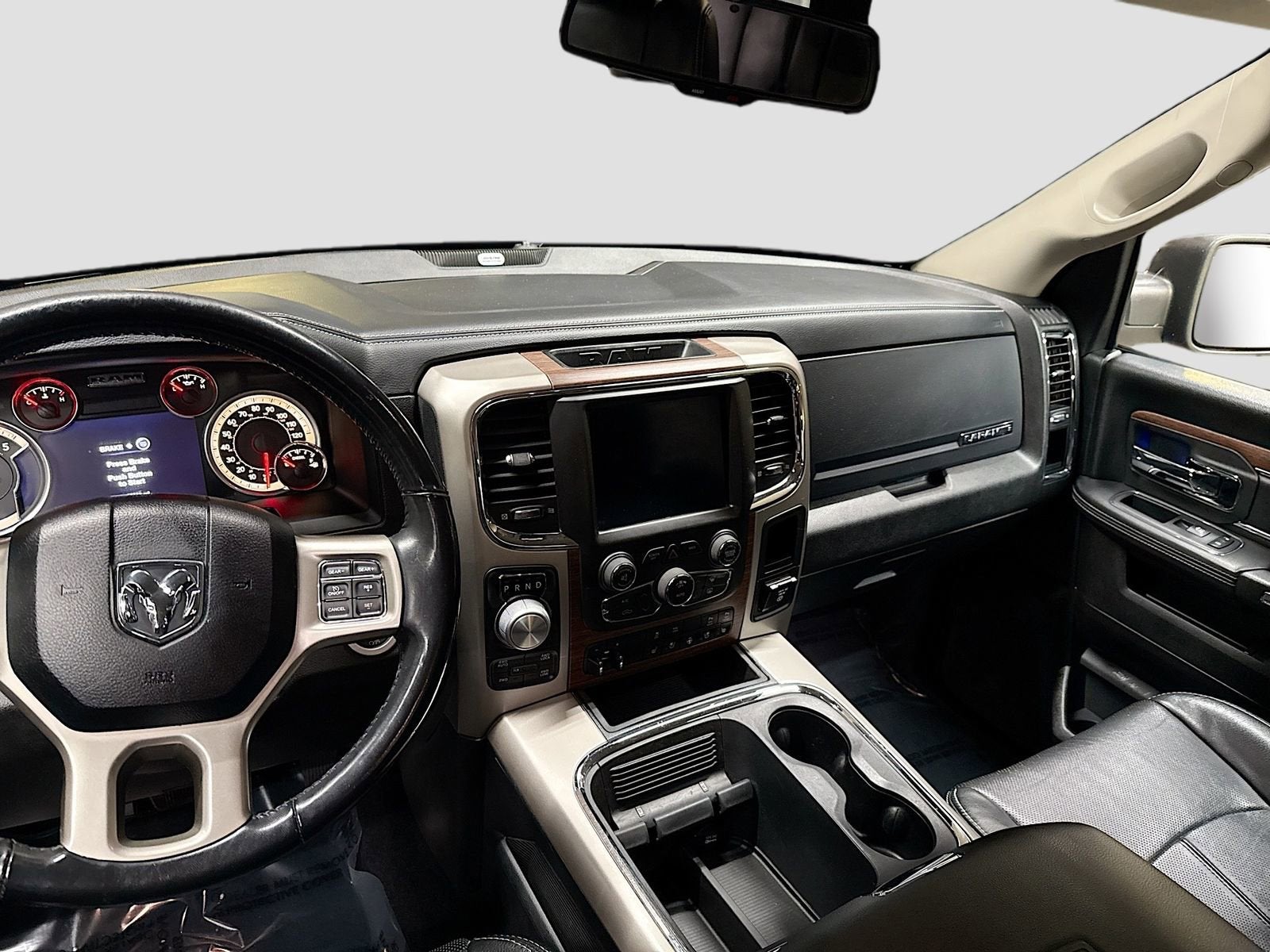 2018 RAM 1500 Laramie Crew Cab 4x4 5'7" Box