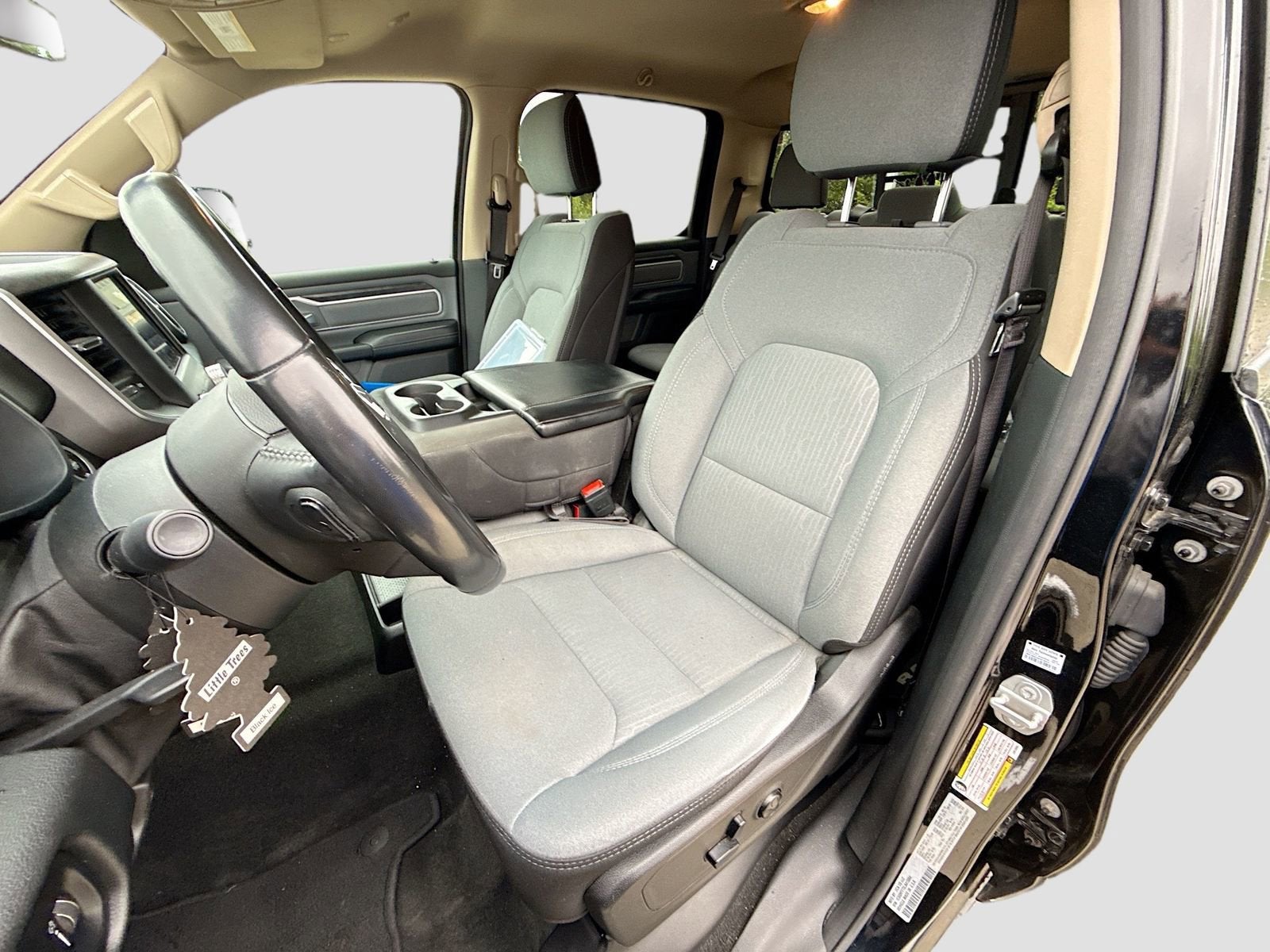 2020 RAM 1500 Big Horn Crew Cab 4x4 5'7" Box