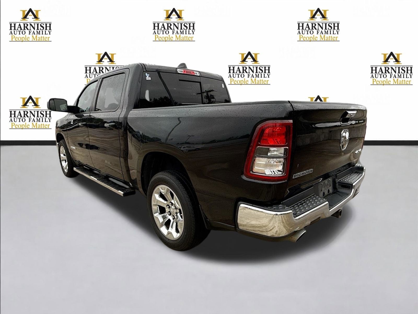 2020 RAM 1500 Big Horn Crew Cab 4x4 5'7" Box