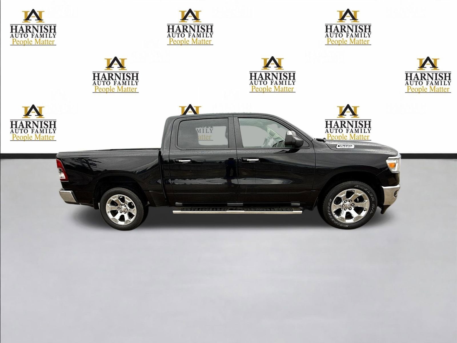 2020 RAM 1500 Big Horn Crew Cab 4x4 5'7" Box