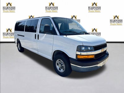 2025 Chevrolet Express Passenger 1LT