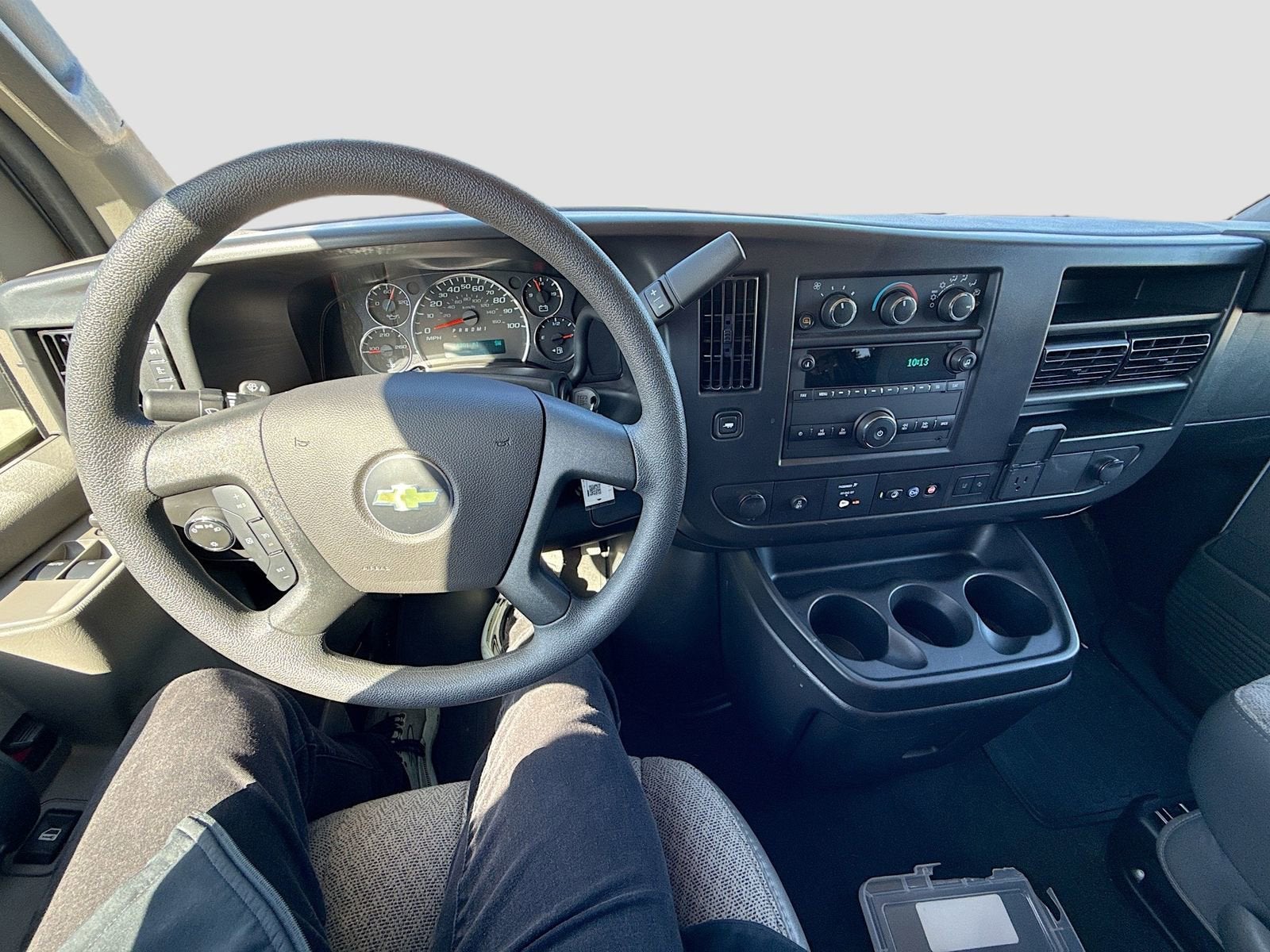 2025 Chevrolet Express Passenger 1LT