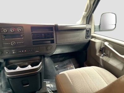 2025 Chevrolet Express Passenger 1LT