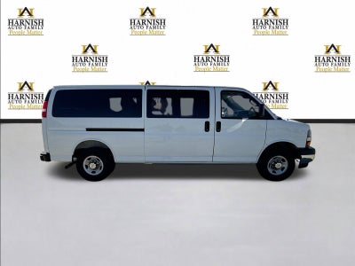 2025 Chevrolet Express Passenger 1LT