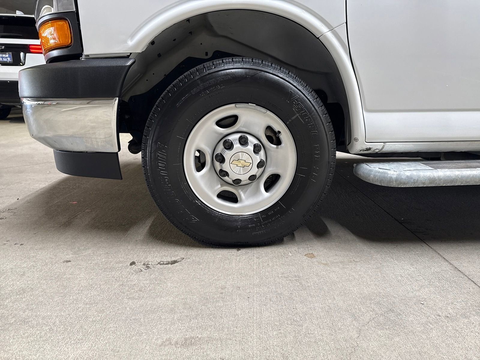 2024 Chevrolet Express Cargo 2500 WT