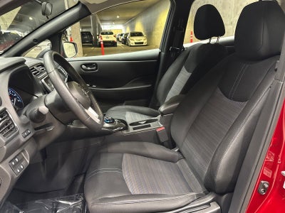 2022 Nissan LEAF SV 40 kWh