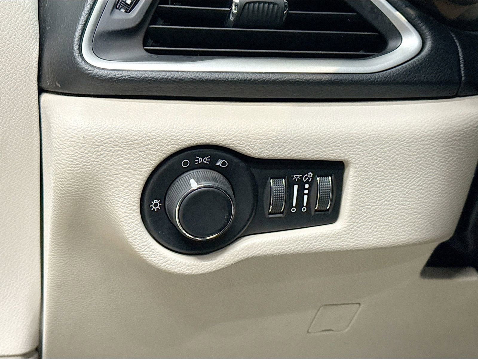 2017 Chrysler Pacifica LX