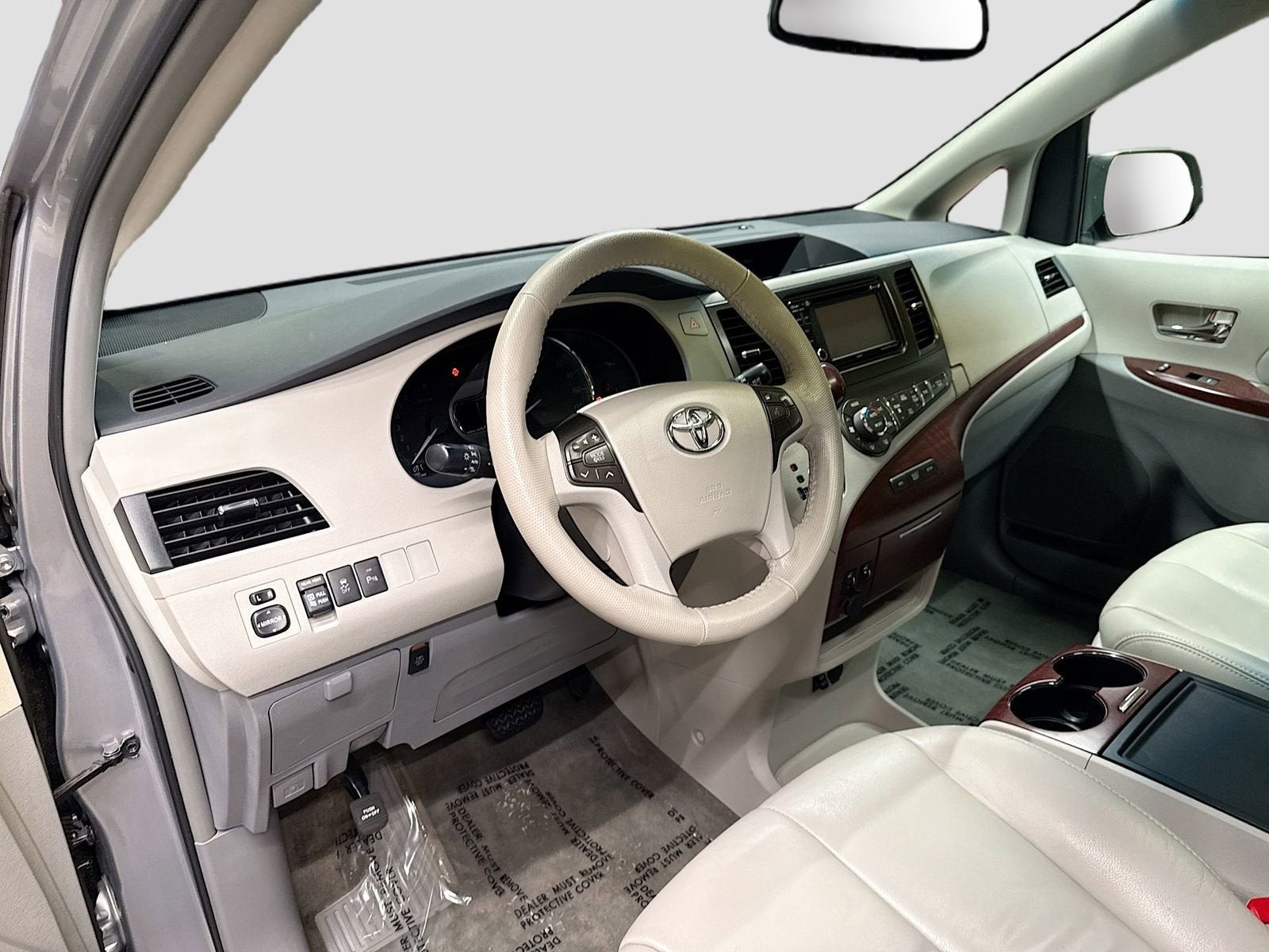 2013 Toyota Sienna XLE 7 Passenger