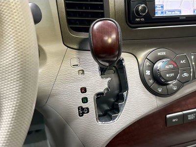 2013 Toyota Sienna XLE 7 Passenger