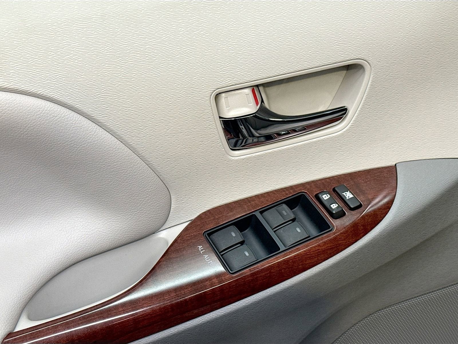 2013 Toyota Sienna XLE 7 Passenger