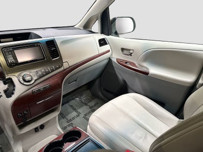 2013 Toyota Sienna XLE 7 Passenger