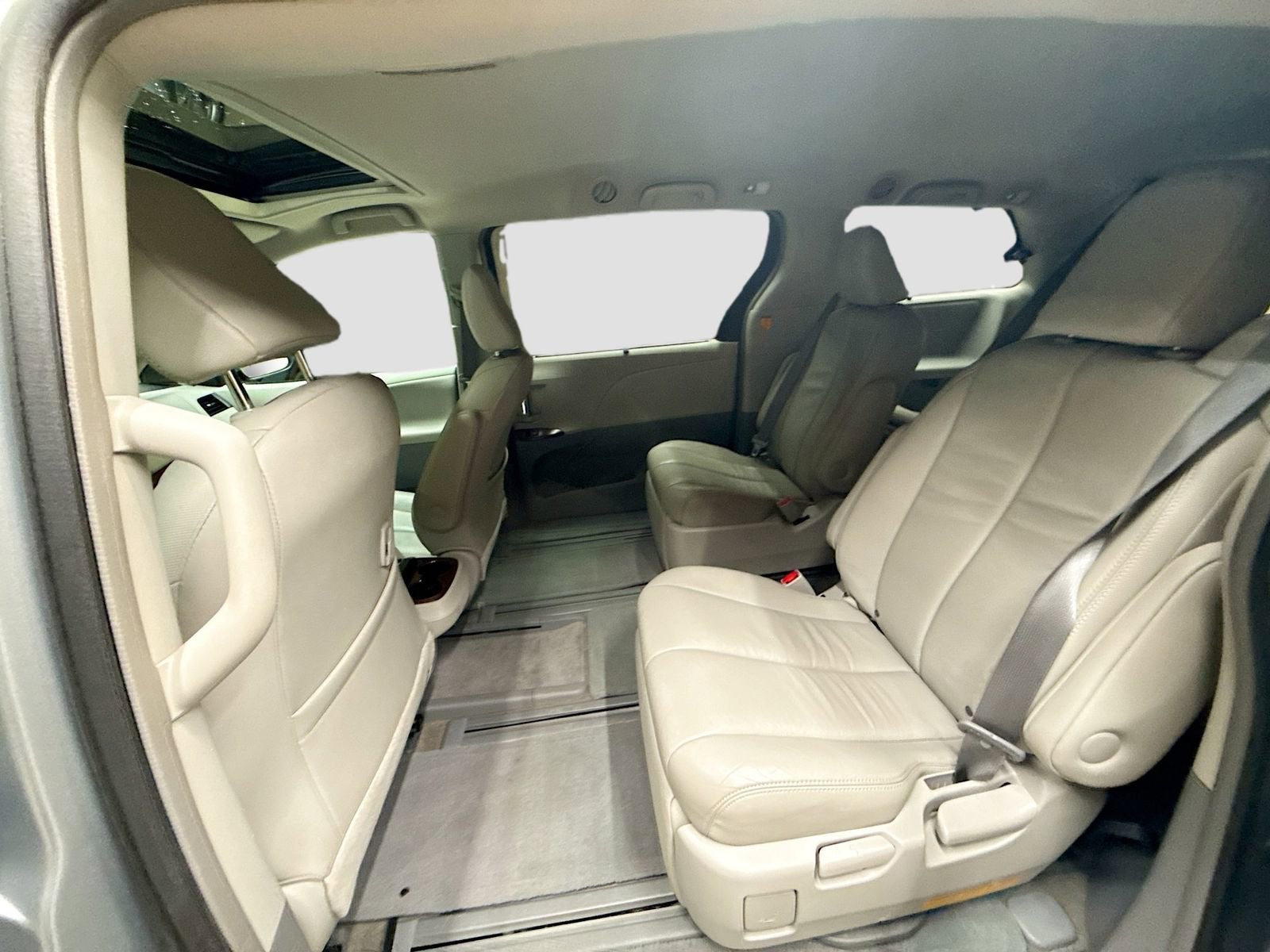 2013 Toyota Sienna XLE 7 Passenger