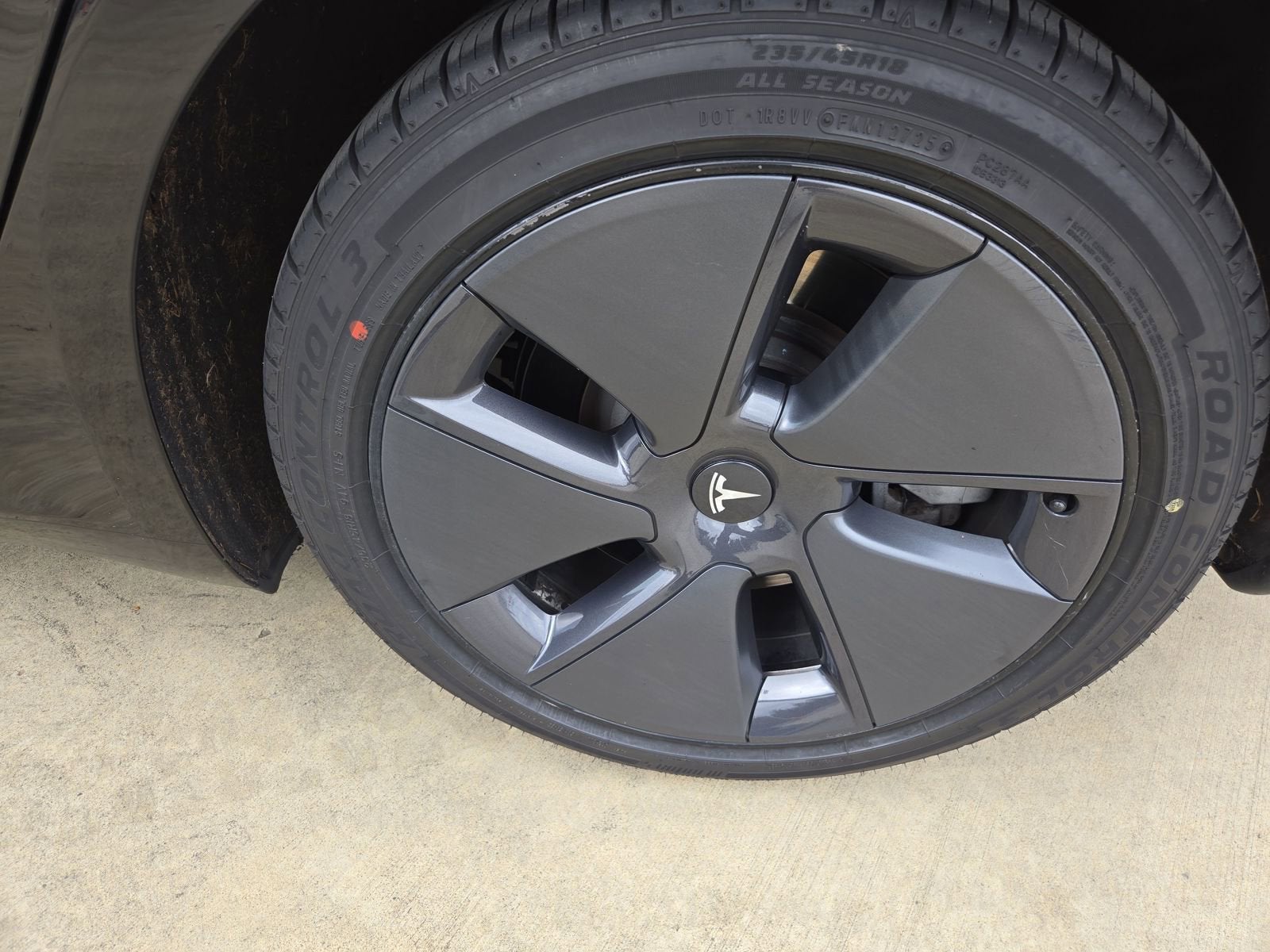 2022 Tesla Model 3 Rear-Wheel Drive