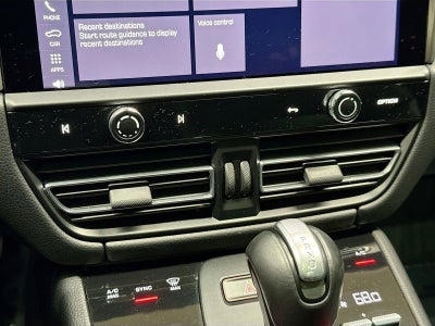 2024 Porsche Macan AWD