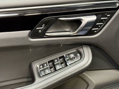 2024 Porsche Macan AWD