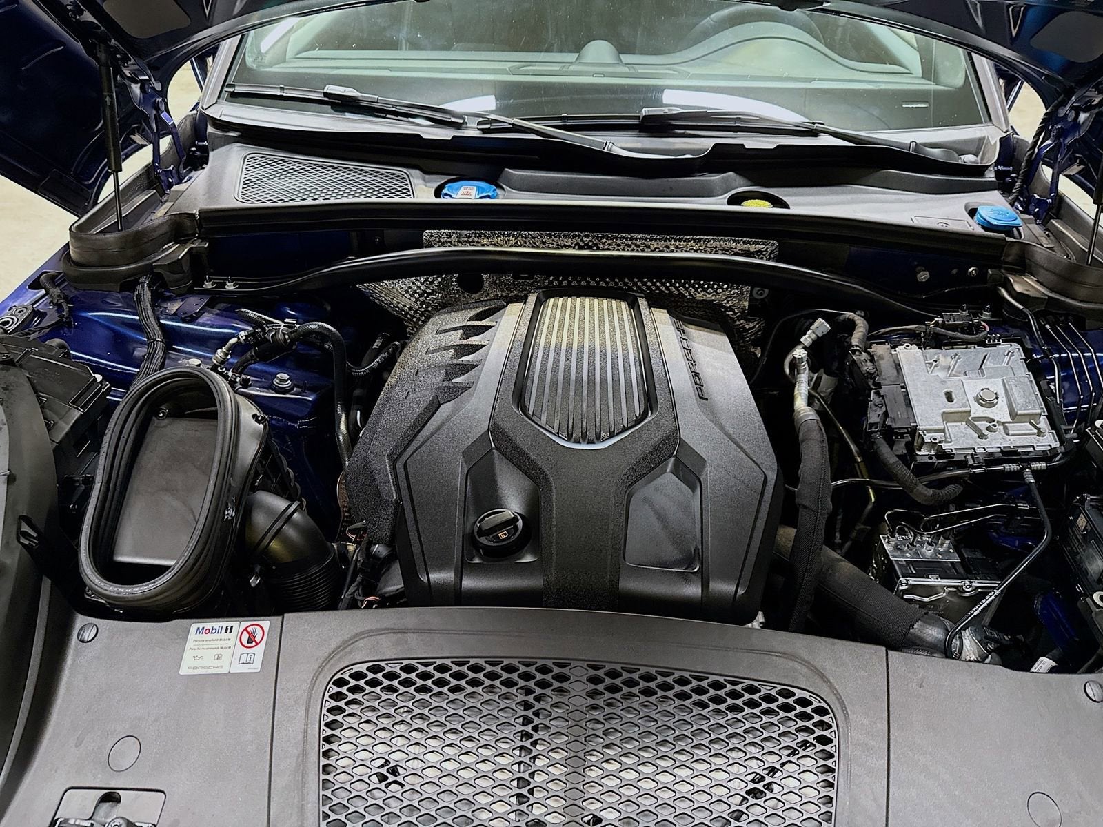 2024 Porsche Macan AWD