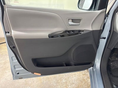 2015 Toyota Sienna XLE 7 Passenger