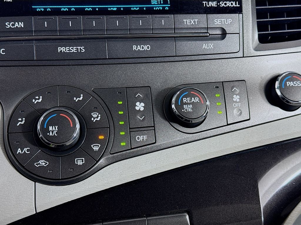 2011 Toyota Sienna LE