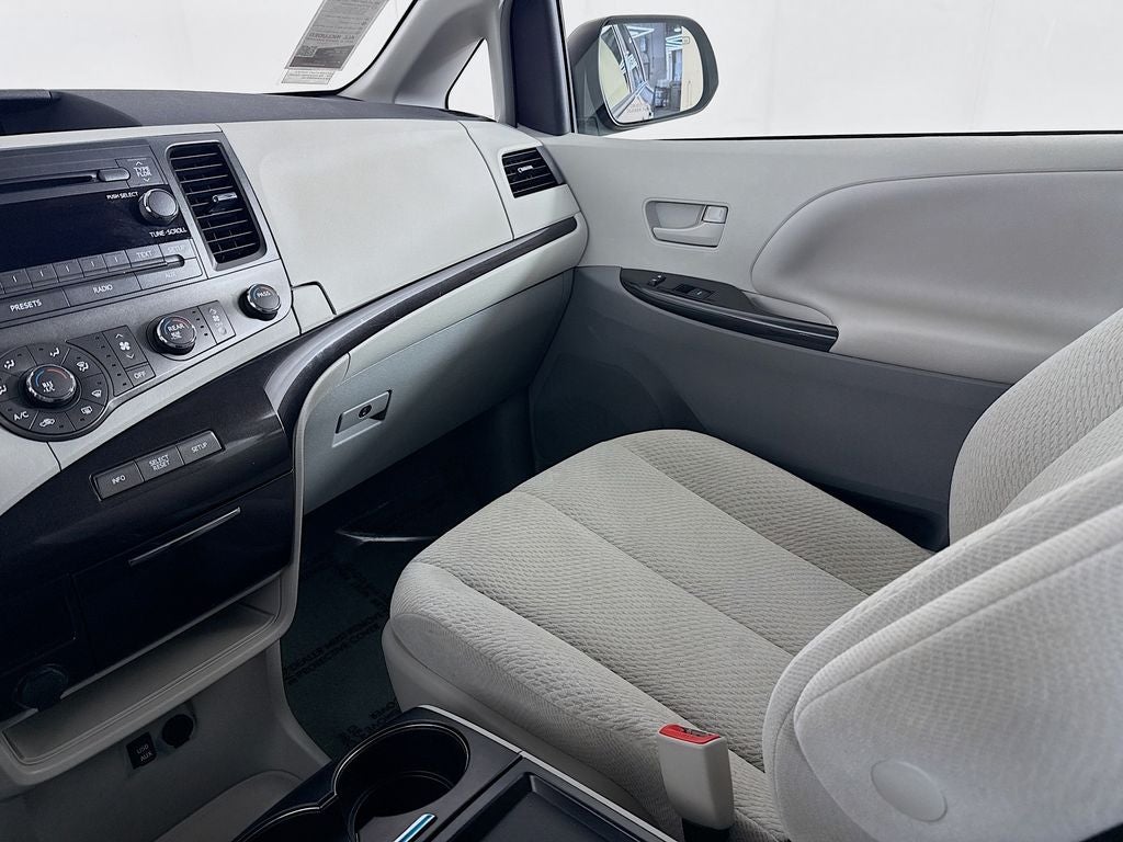 2011 Toyota Sienna LE