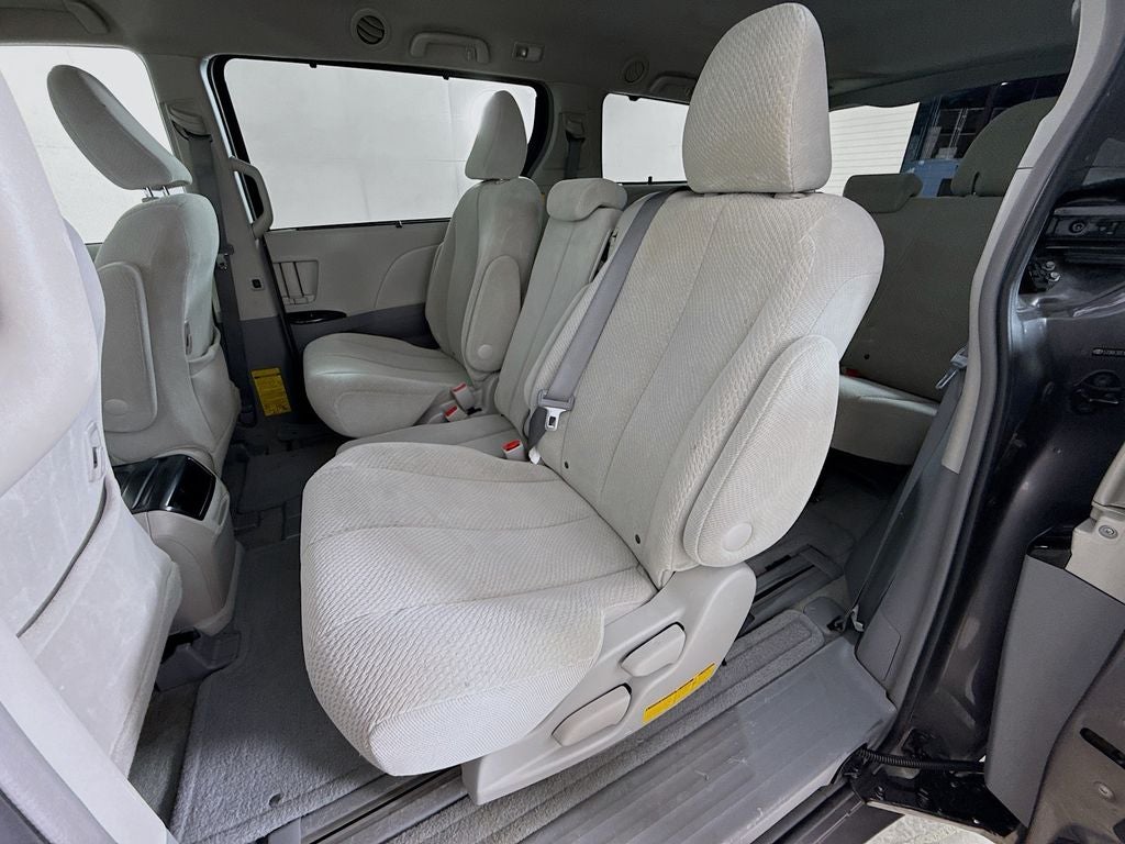 2011 Toyota Sienna LE