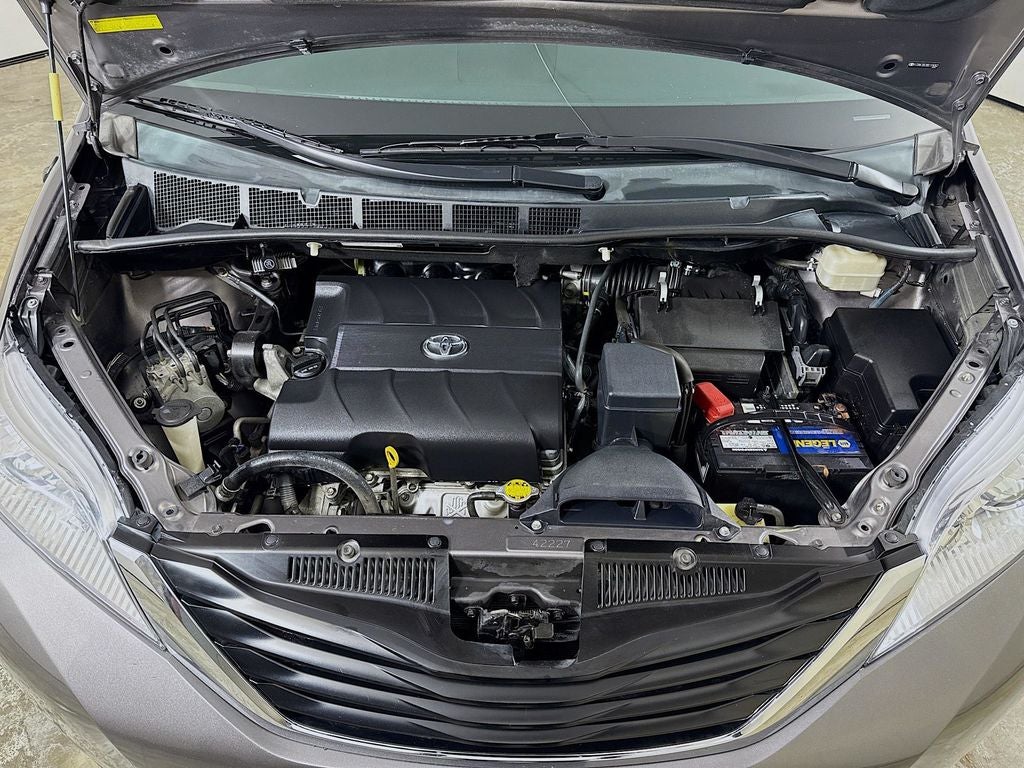 2011 Toyota Sienna LE