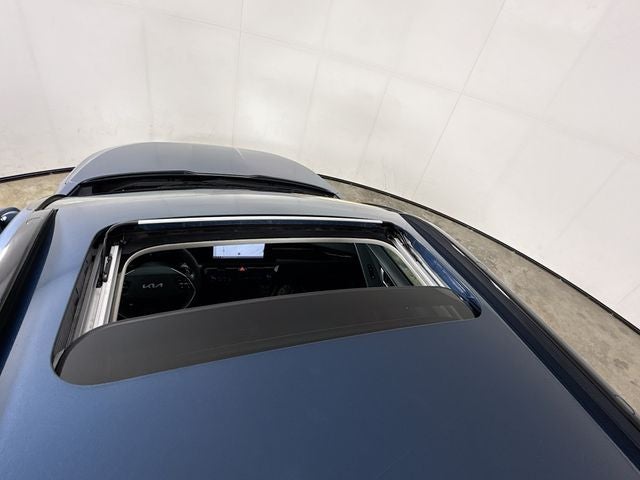 2023 Kia Niro Plug-In Hybrid SX