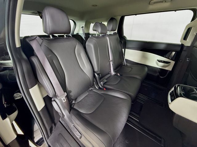 2024 Kia Carnival SX