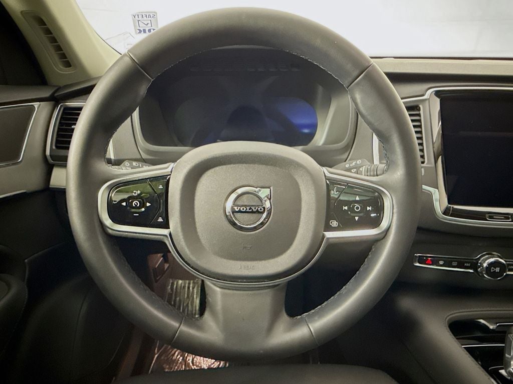 2025 Volvo XC90 B5 Core