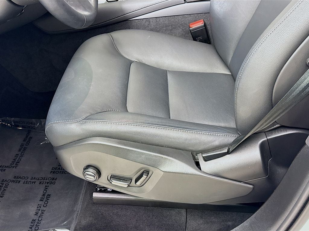 2025 Volvo XC90 B5 Core