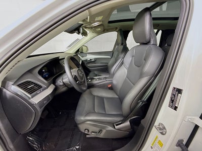 2025 Volvo XC90 B5 Core