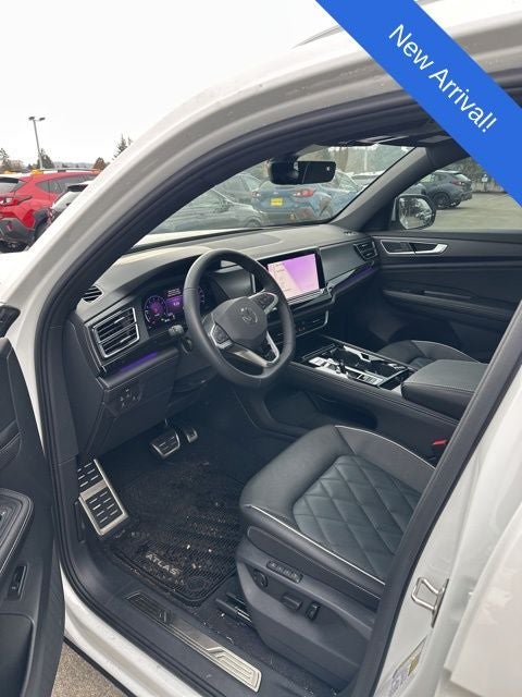 2025 Volkswagen Atlas Cross Sport 2.0T SEL Premium R-Line