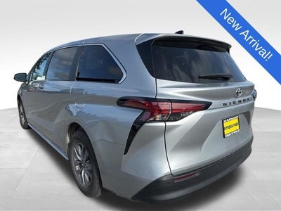 2021 Toyota Sienna XLE 7 Passenger