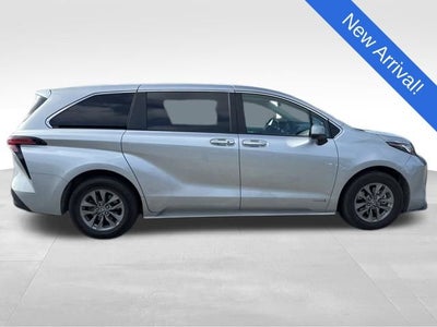 2021 Toyota Sienna XLE 7 Passenger
