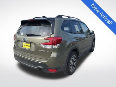 2024 Subaru Forester Premium