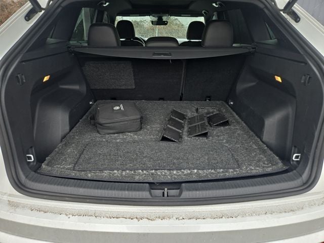 2023 Volkswagen Atlas Cross Sport 3.6L V6 SEL Premium R-Line