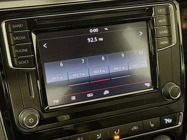 2017 Volkswagen Passat 1.8T R-Line