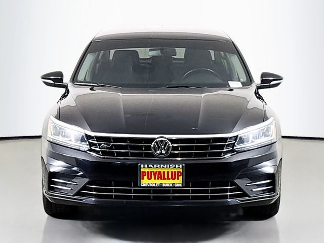 2017 Volkswagen Passat 1.8T R-Line