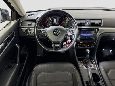 2017 Volkswagen Passat 1.8T R-Line