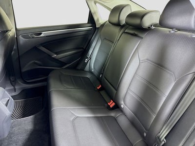 2017 Volkswagen Passat 1.8T R-Line