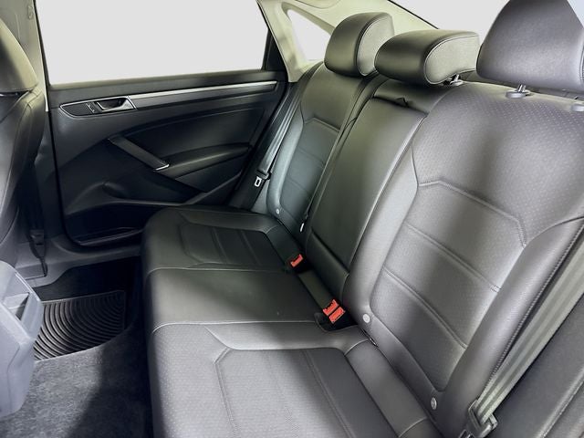 2017 Volkswagen Passat 1.8T R-Line