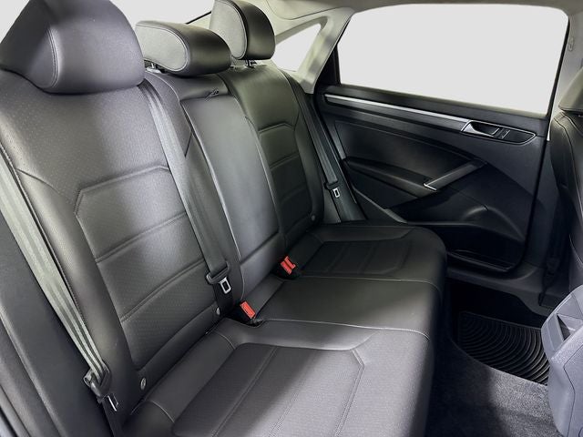 2017 Volkswagen Passat 1.8T R-Line