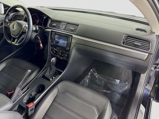 2017 Volkswagen Passat 1.8T R-Line