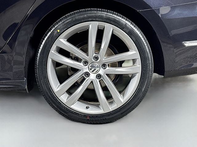2017 Volkswagen Passat 1.8T R-Line