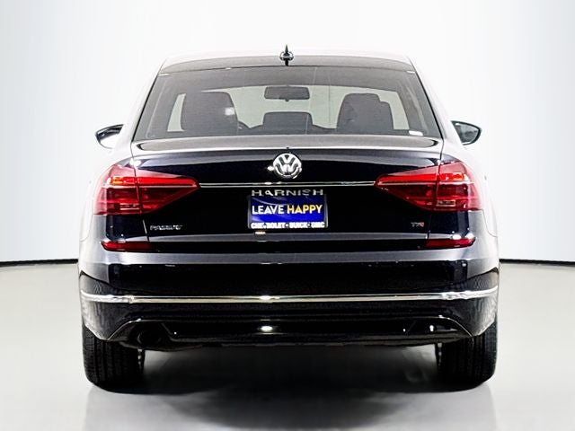 2017 Volkswagen Passat 1.8T R-Line