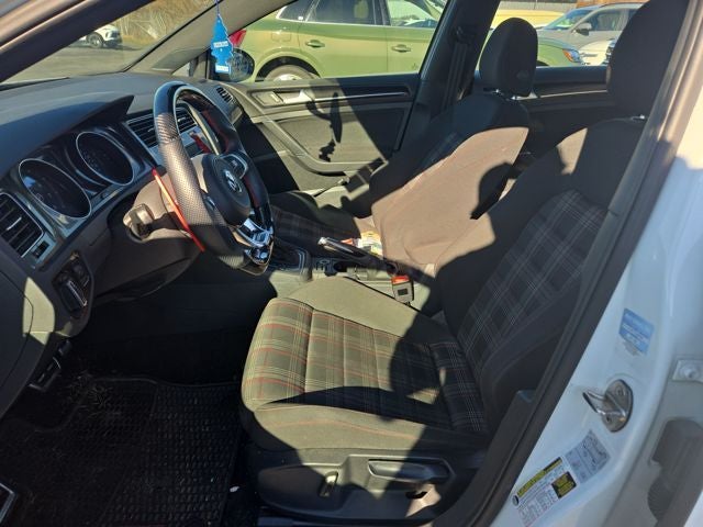 2017 Volkswagen Golf GTI Sport