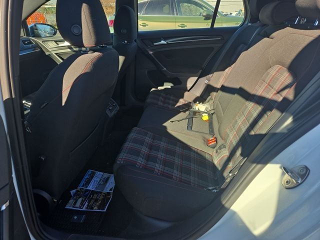 2017 Volkswagen Golf GTI Sport