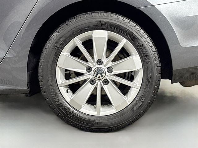 2015 Volkswagen Jetta 2.0L TDI SE w/Connectivity