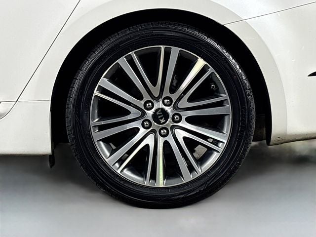 2016 Kia Cadenza Premium