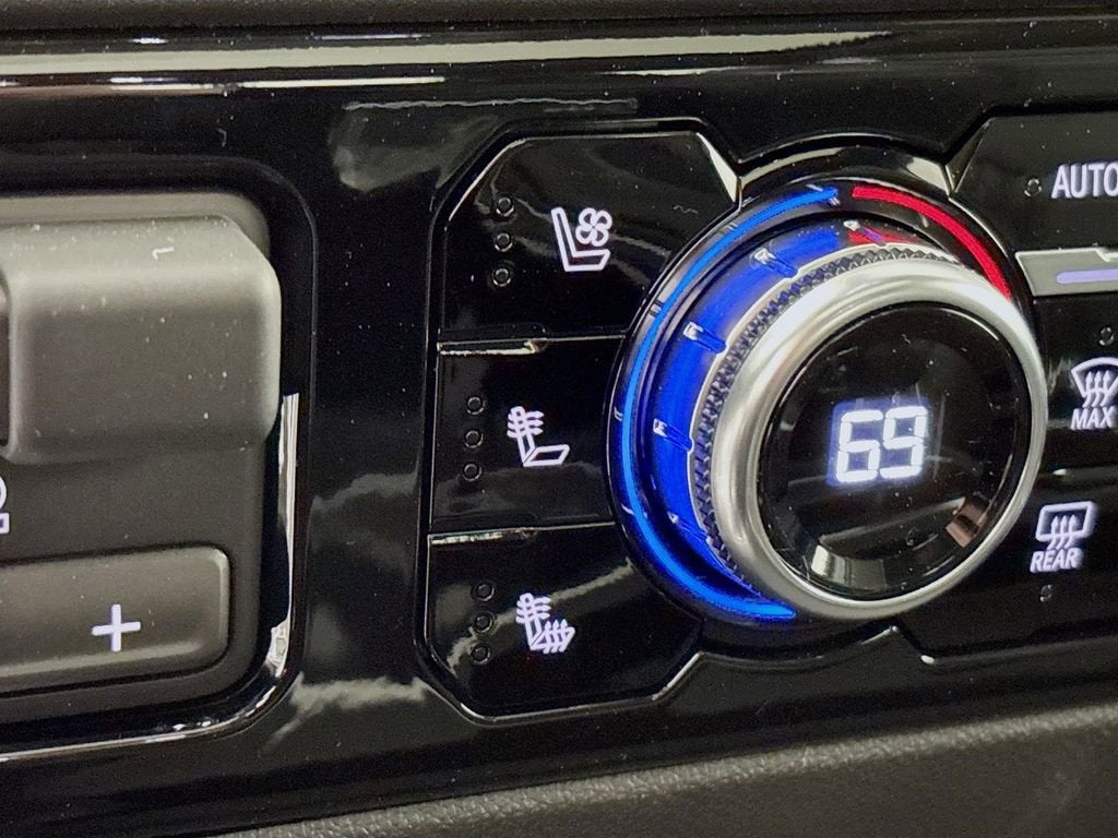 2025 GMC Sierra 3500 HD SLT