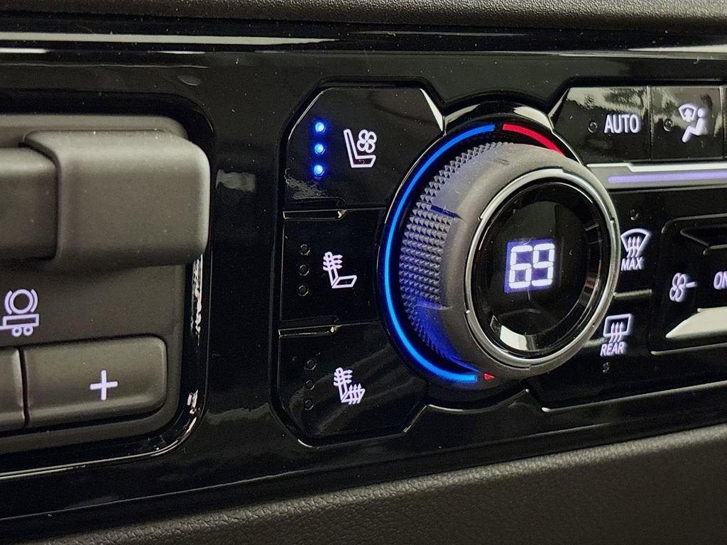 2025 Chevrolet Silverado 3500 HD High Country